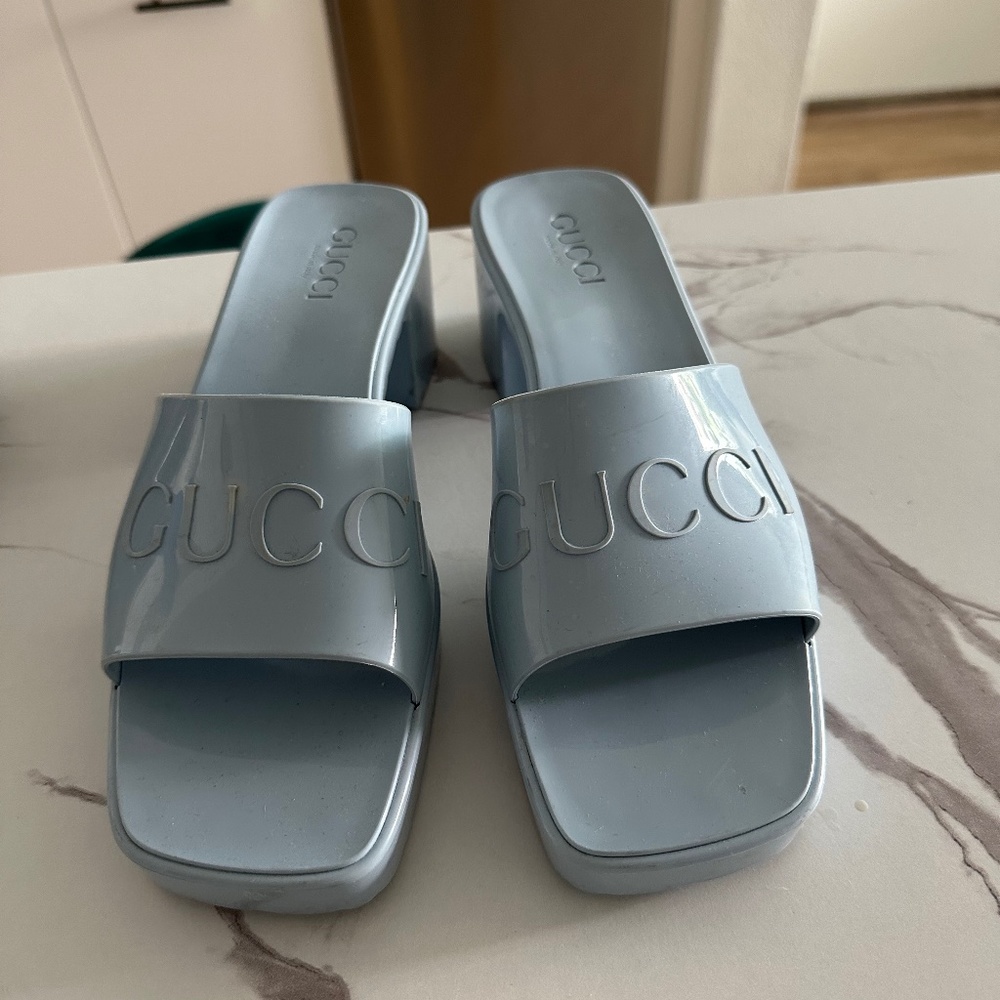 Gucci sandals